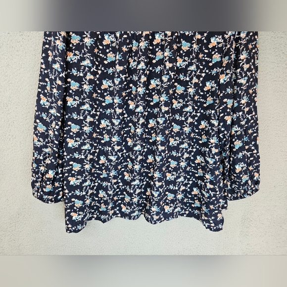 Caslon Women Blue Popover Top Sz L Floral Elastic Wrist Peasant 1/4 Button Front - Picture 11 of 11